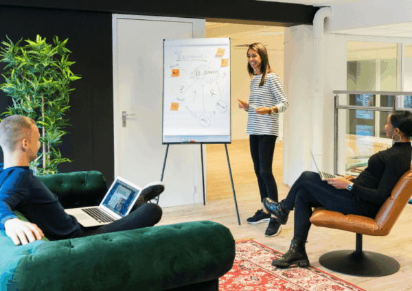 Business Consultants Help Companies Market